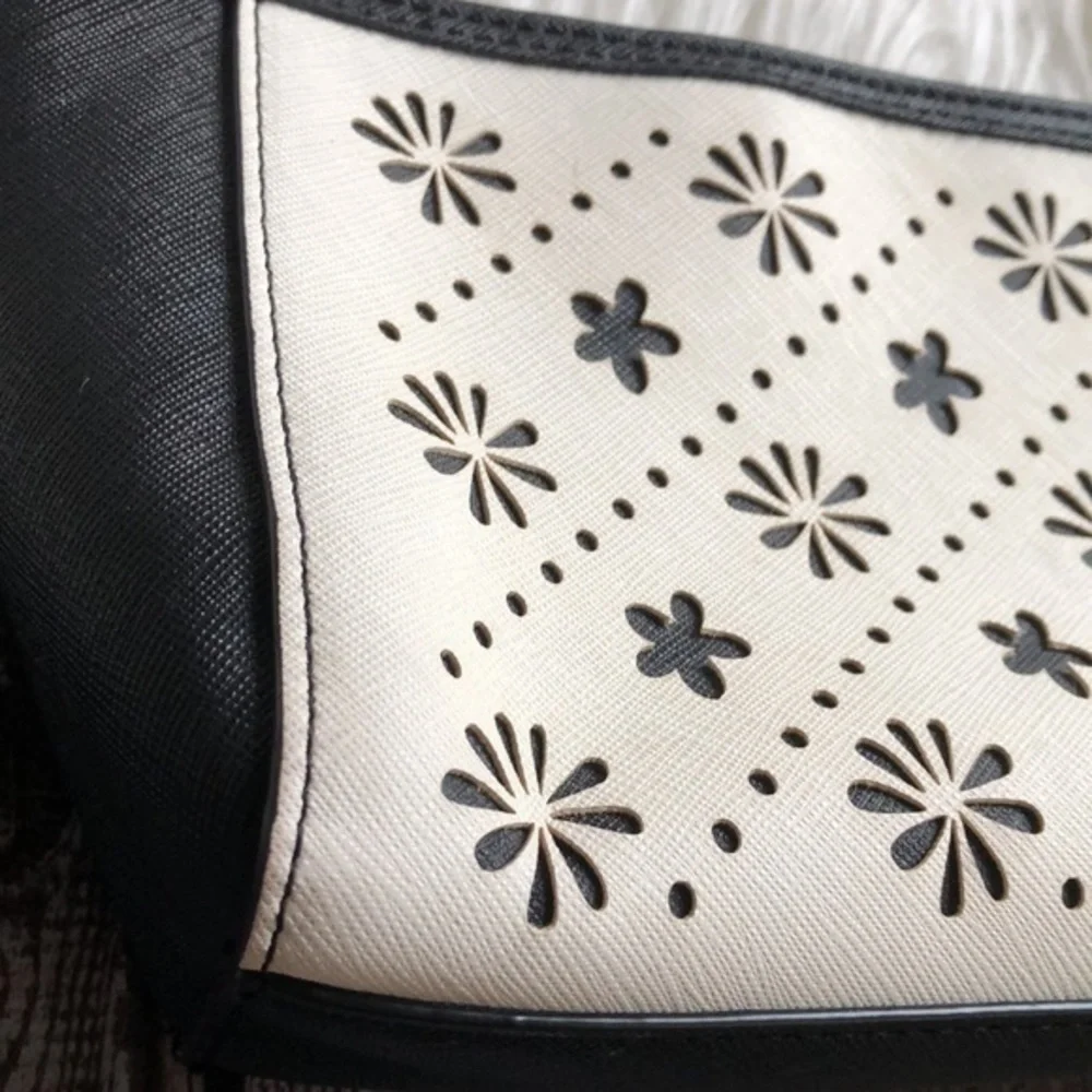 Vera Bradley black and cream color wristlet